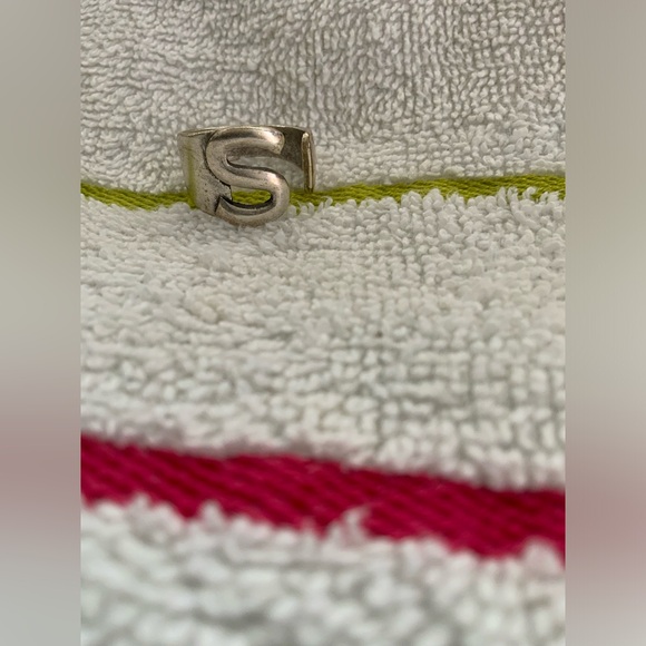 Antique Style Initial Ring - Picture 2 of 11